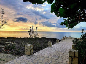 Poetreef Villa - Waterfront Cut Stone Luxury